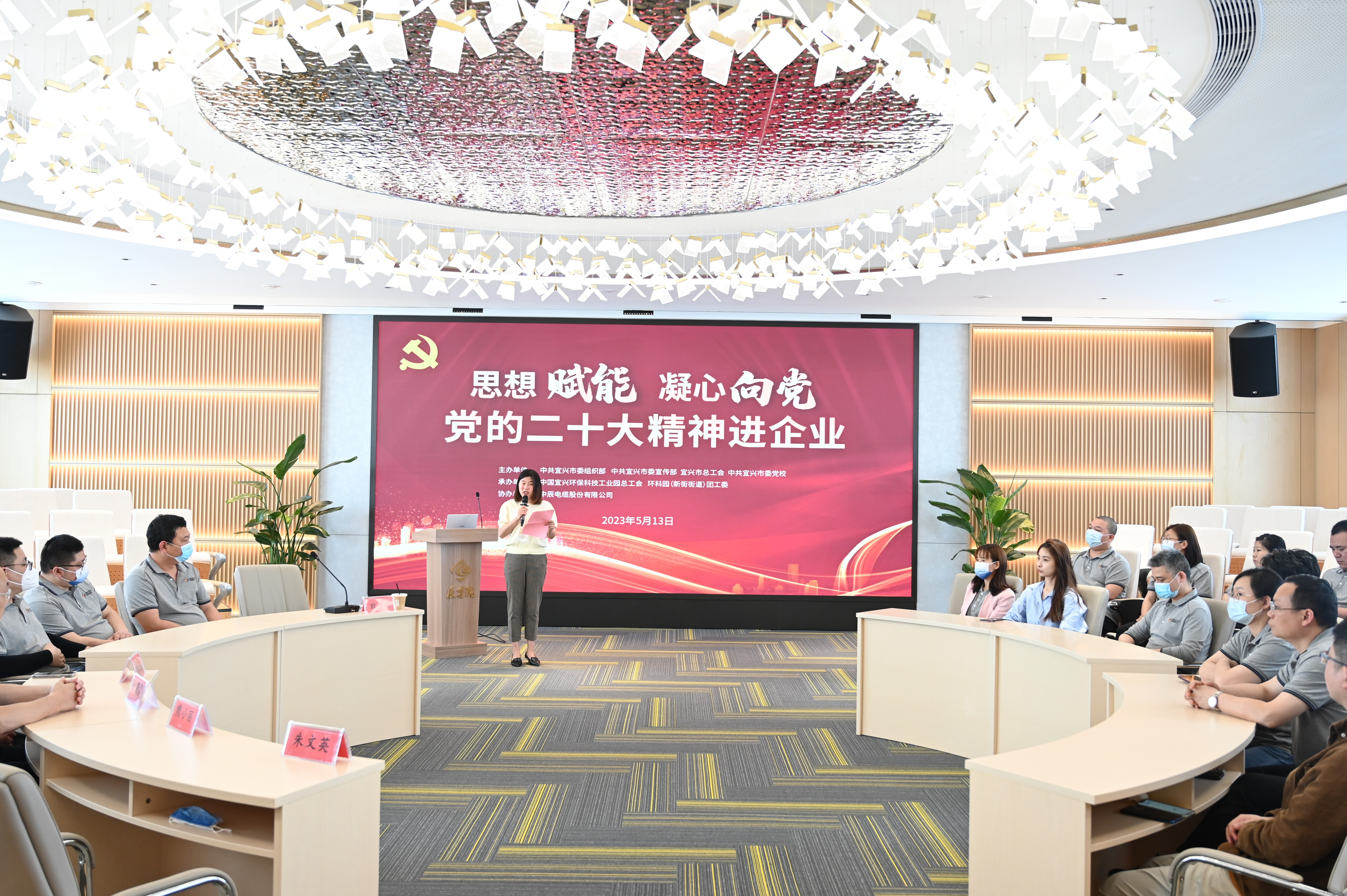 ͷԸ 򵳡Ķʮҵר߽18luckɷݳԺ